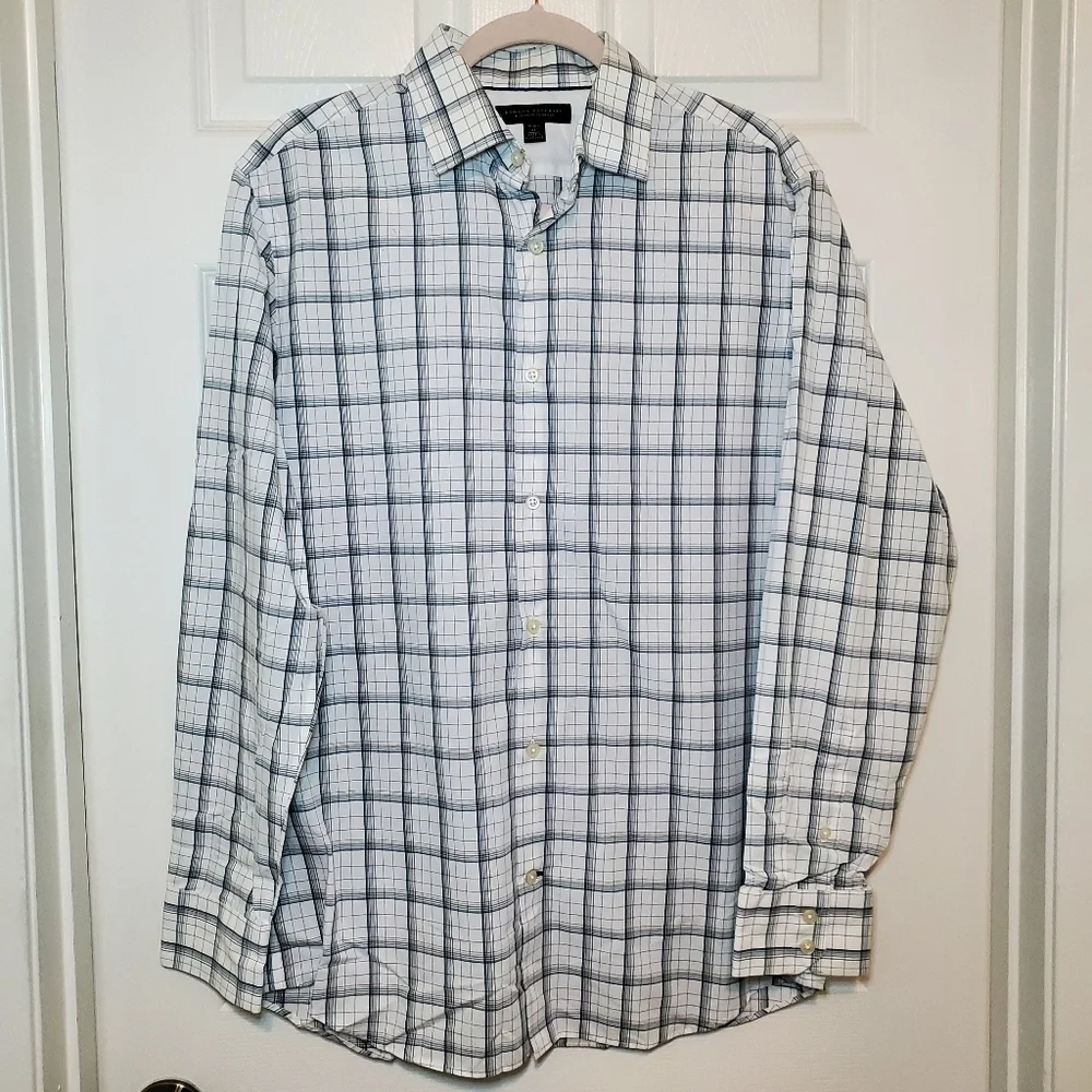 Banana Republic Men's Medium Non-Iron Classic Fit Shirt Long Sleeve 100% Cotton